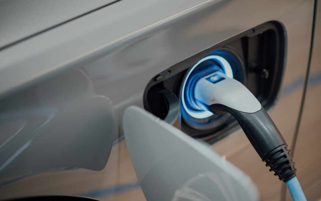 How Hybrid and Electric Cars Are Transforming Daily Driving